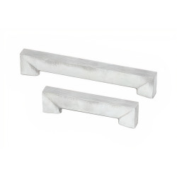 Puxador atual, asa barra rectangular Sofima 797, zamak niquelado mate, 2 furos distância 64, A.18 x L.9 x C.74 mm