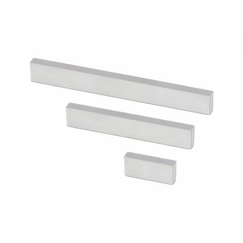 Puxador atual, barra rectangular Sofima 793, zamak cromado mate, 2 furos distância 96, A.18 x L.7,25/8,5 x C.106 mm