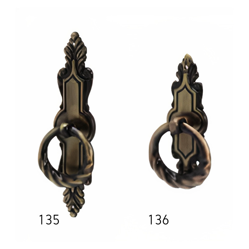 Puxador rústico, espelho c/pingente argola Sofima 136, zamak niquelado preto, A.75 x L.25 mm