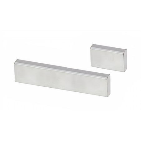Puxador atual, barra rectangular Sofima 734, zamak cromado mate, 2 furos distância 96, E.10 x A.20 x C.105 mm