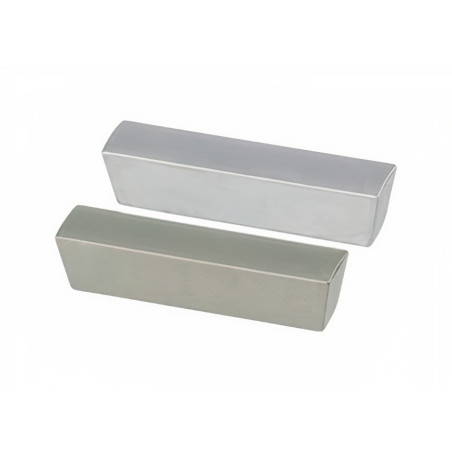 Puxador atual, barra rectangular Sofima 761, zamak niquelado mate, 1 furo, E.13 x A.15 x C.59 mm