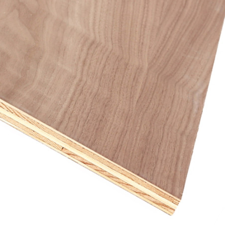 Placa em contraplacado de choupo revestido a folha de nogueira, C.2520 x L.1850 x E.18 mm